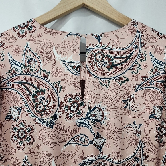 Code X Mode Women's Tiered Dress Size M Mauve Green Satin Floral Paisley Party - Picture 8 of 9